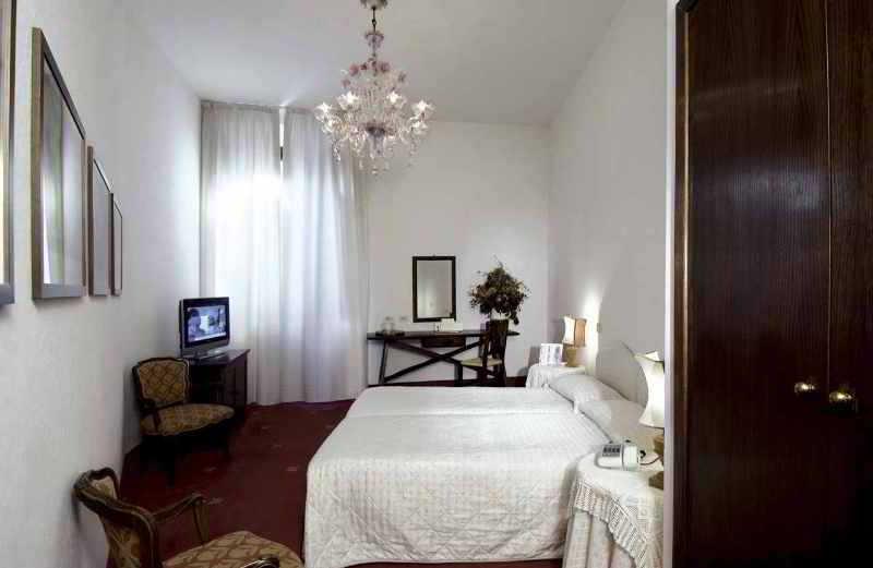 רומא Hotel Columbia מראה חיצוני תמונה